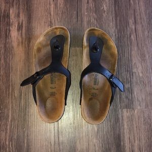 🌼LIKE NEW Birkenstock Gizeh Size 34 (Big kids 3)